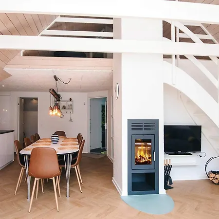 10 Person In Feriehus Nørre Nebel